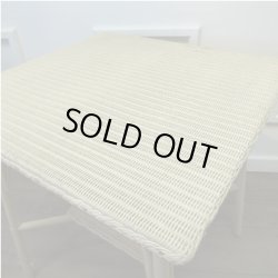 画像9: ロイドルーム テーブル