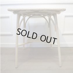 画像5: ロイドルーム テーブル