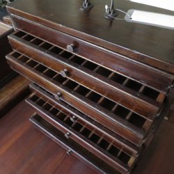 画像9: 細かなパーツなど収納できるスモールドロワー