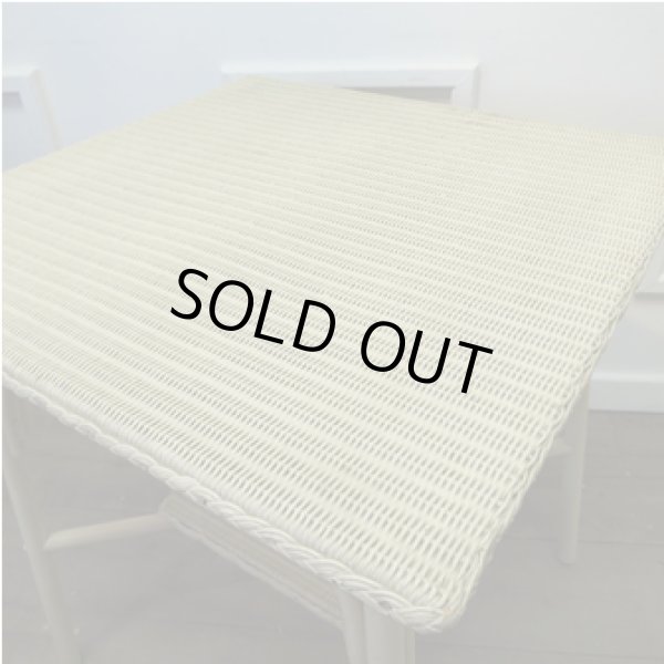 画像9: ロイドルーム テーブル