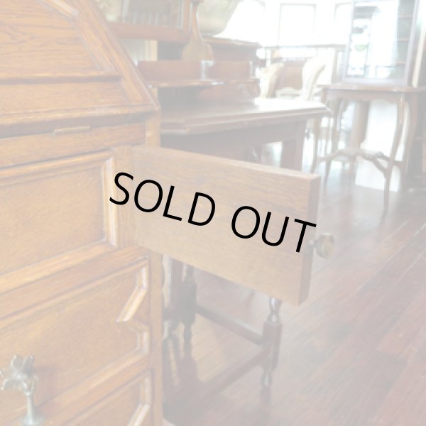 画像11: 多機能なブックケースビューロー