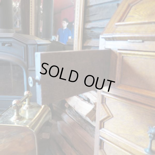 画像10: 多機能なブックケースビューロー