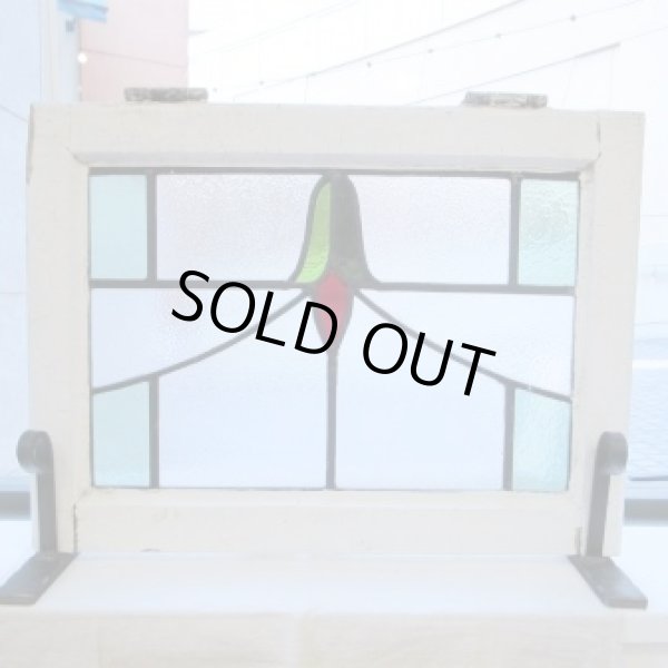 画像15: 赤い蕾と色合いの違う葉っぱが可愛らしい♪イギリスアンティークステンドグラス