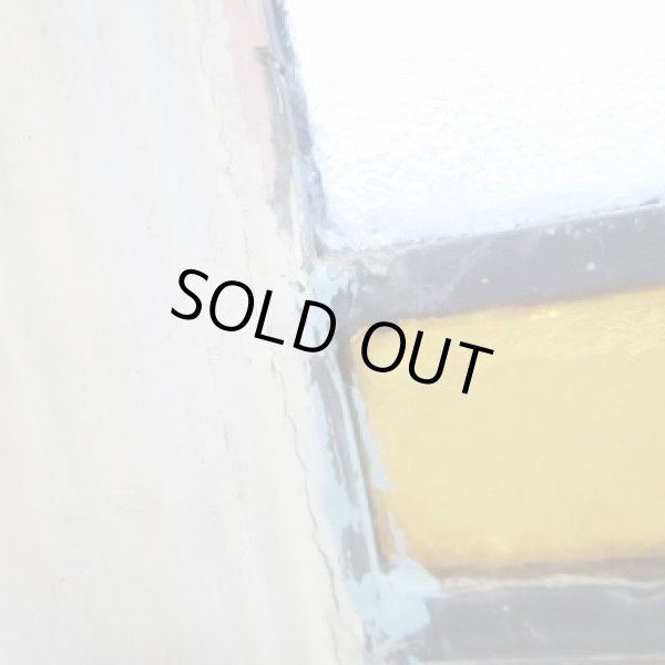 画像11: カラフルで印象的なステンドグラス♪