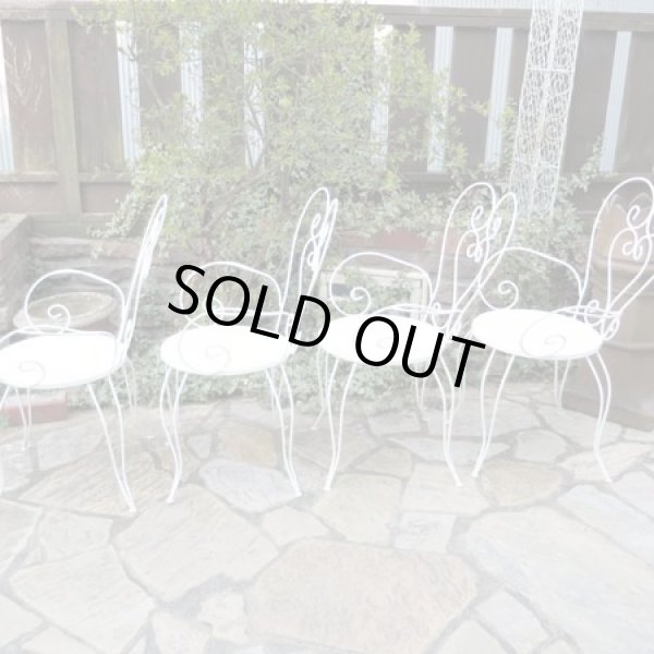 画像8: デザインが可愛い!!白いガーデンテーブル＆アーム付チェアーセット♪