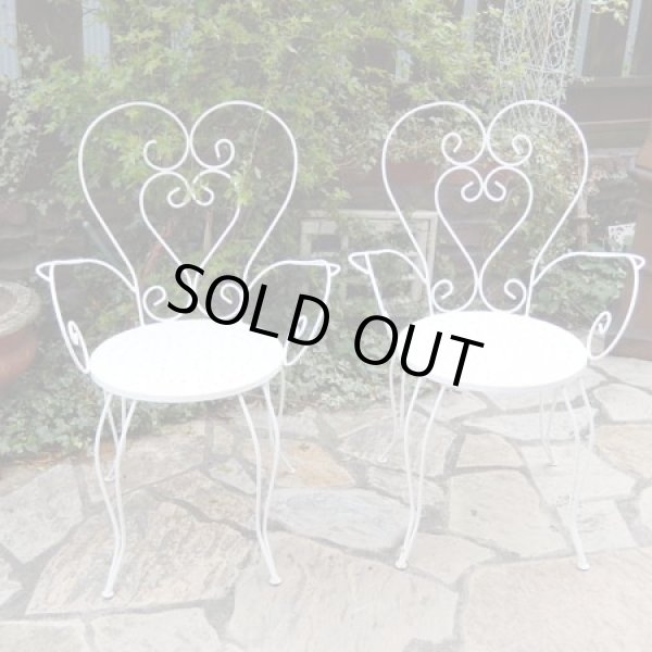 画像9: デザインが可愛い!!白いガーデンテーブル＆アーム付チェアーセット♪