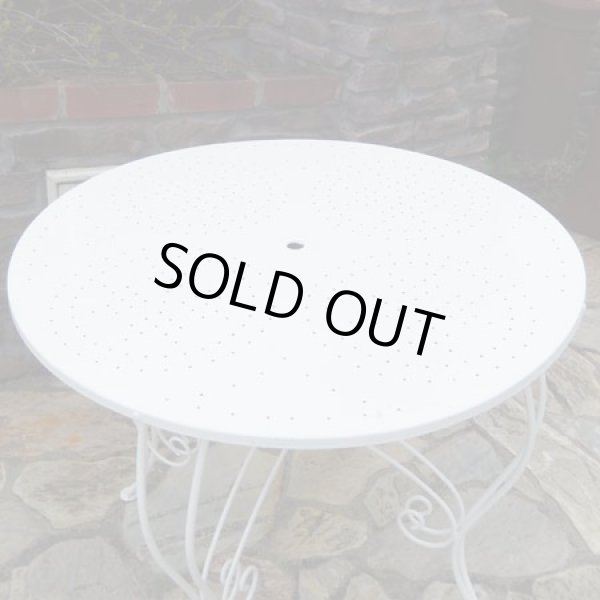 画像2: デザインが可愛い!!白いガーデンテーブル＆アーム付チェアーセット♪