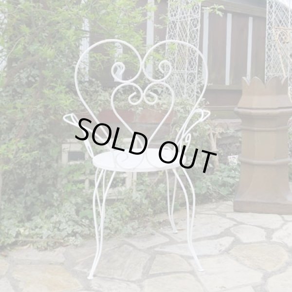 画像12: デザインが可愛い!!白いガーデンテーブル＆アーム付チェアーセット♪