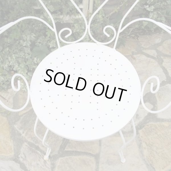 画像15: デザインが可愛い!!白いガーデンテーブル＆アーム付チェアーセット♪